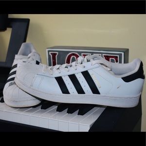 Adidas superstars